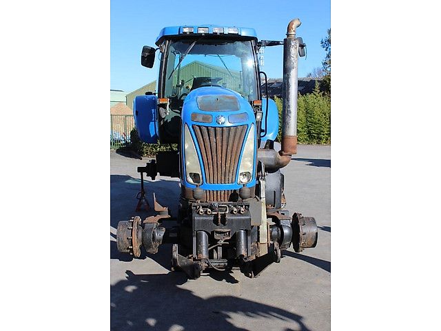 New Holland T8020