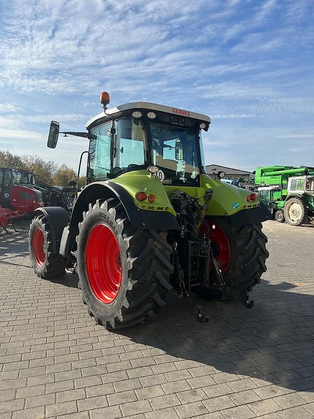 Claas ARION 620