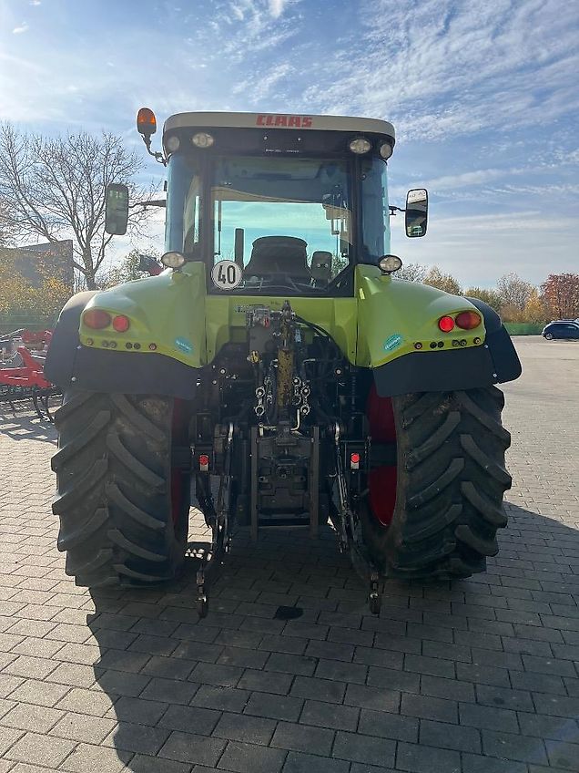 Claas ARION 620