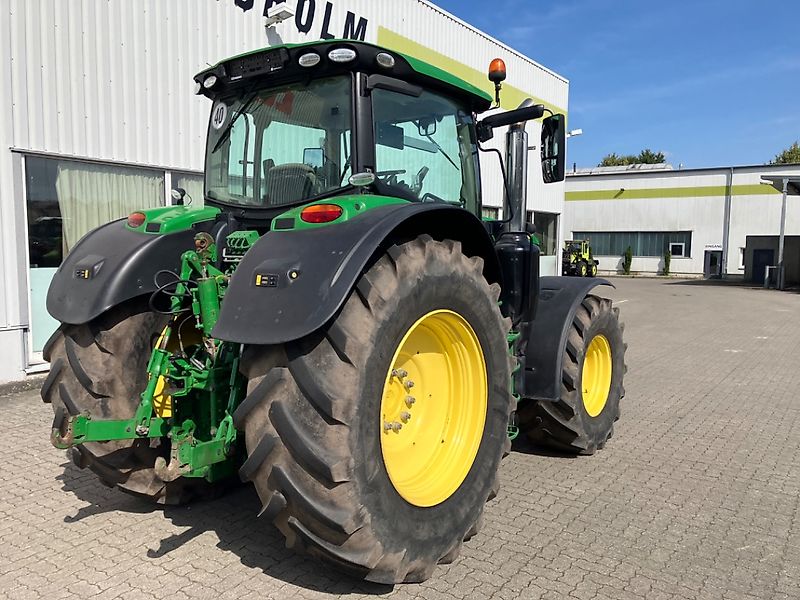 John Deere 6215 R