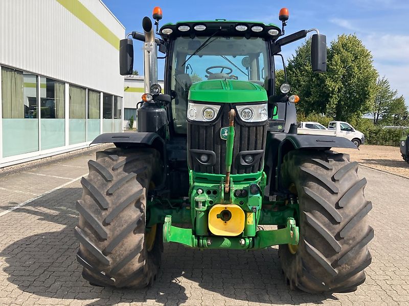 John Deere 6215 R