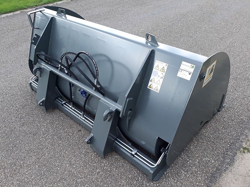 Bressel und Lade Hochkippschaufel L66