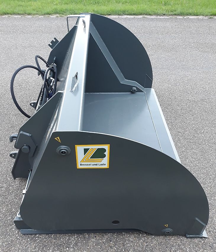 Bressel und Lade Hochkippschaufel L66