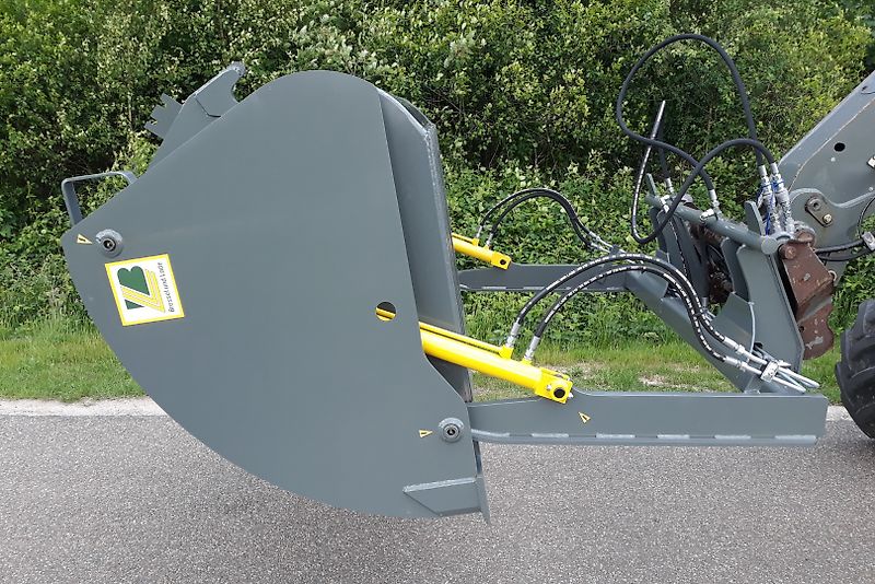 Bressel und Lade Hochkippschaufel L66