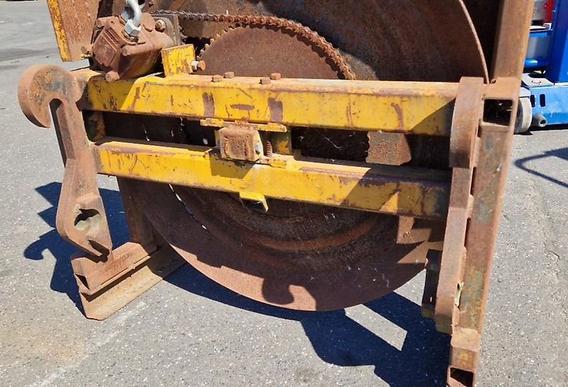 Hydraulische Ballenabwickler / Ballendrehgerät Schäffer