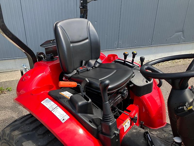 TYM T265 NH Worker mit Frontlader