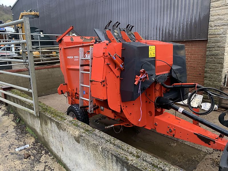 Kuhn USED Kuhn Primor 3560 Bale Shredder/ Feeder For Sale