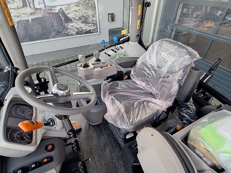 Deutz-Fahr 6125 C RV Shift "Warrior Schwarz"