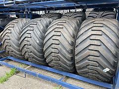 BKT 500/50-17 BKT FLOT648 14PR TL demo op Develon wiel 161-205-6gts ET-65 grijs