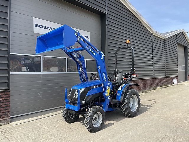 Solis 26 minitractor NIEUW + frontlader op brede agribanden