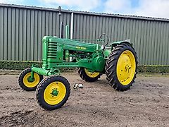 John Deere B