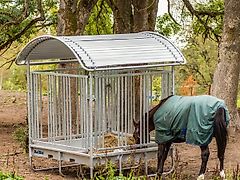 Pferdefutter Raufe mit dem Dach für Pferde 12 Plätze Futterraufe Heuraufe