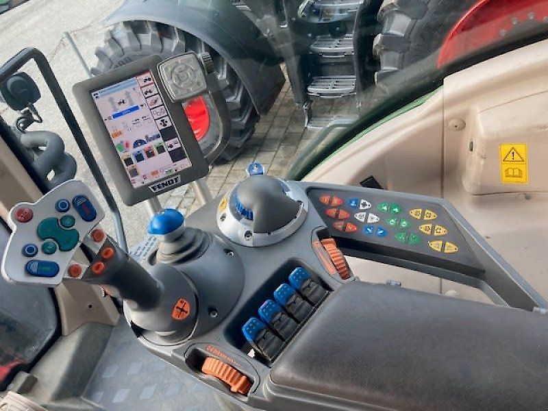 Fendt 824 VARIO SCR PROFI