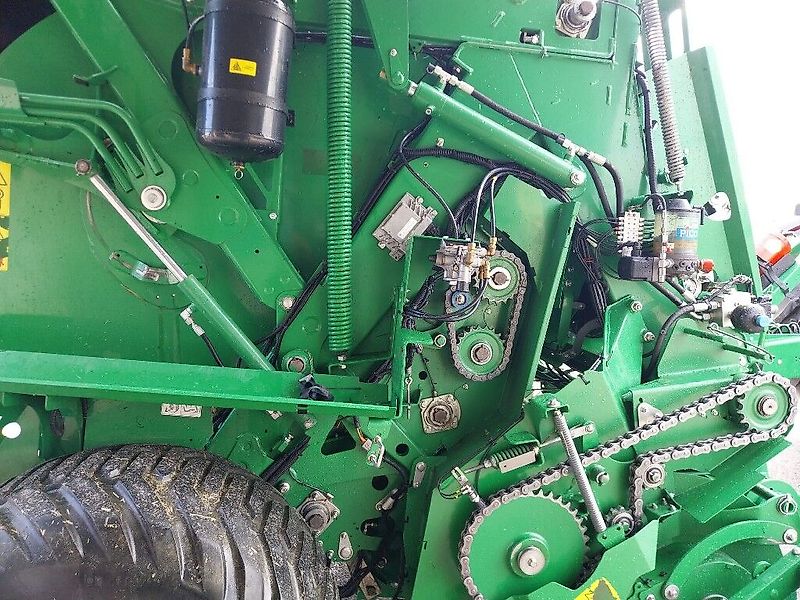 John Deere V451R