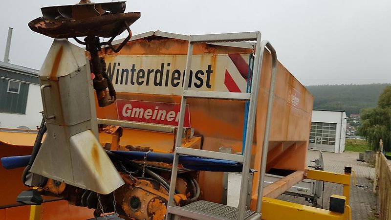 Bucher Gmeiner Streuer STA 4000 TC