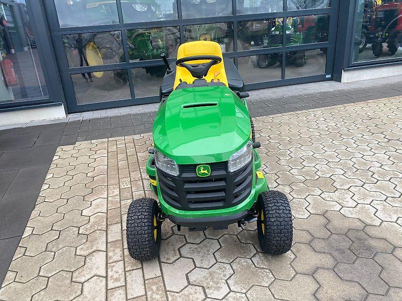John Deere X147R