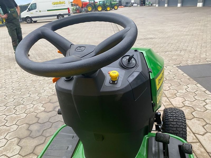 John Deere X147R