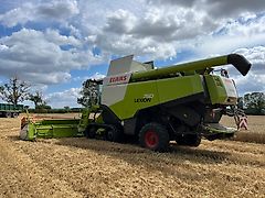 Claas Lexion 750TT APS Hybrid c/w V900 Header **Video Below**
