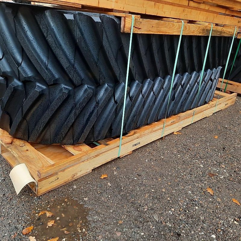 Loc Performance 914mm (36") Loc Trackman Rubber Tracks to fit Case IH Quadtrac