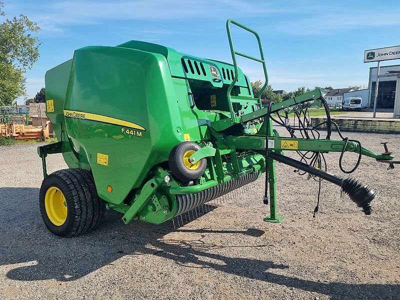 John Deere F441M