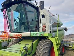Claas Tucano 320