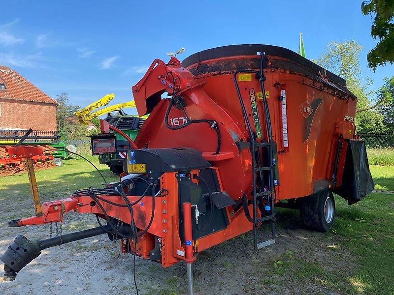 Kuhn Profile Plus 1670 mit Strohgebläse