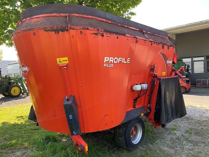 Kuhn Profile Plus 1670 mit Strohgebläse