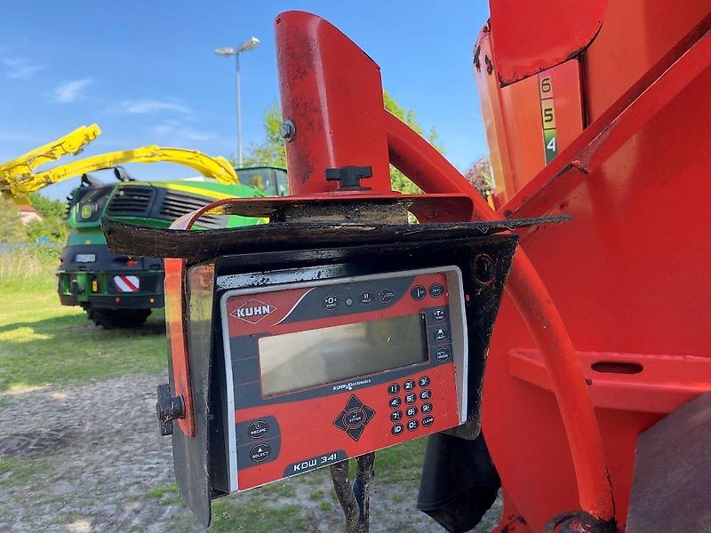 Kuhn Profile Plus 1670 mit Strohgebläse