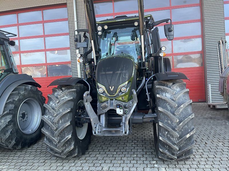 Valtra N155 A m. FL, Rüfa und FK
