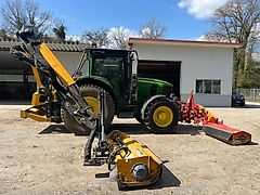 John Deere 7430