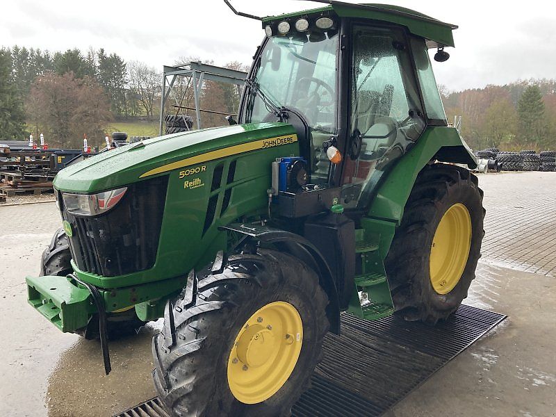John Deere 5090 R Hopfen