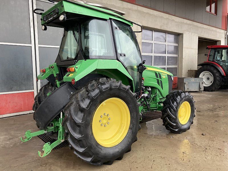 John Deere 5090 R Hopfen