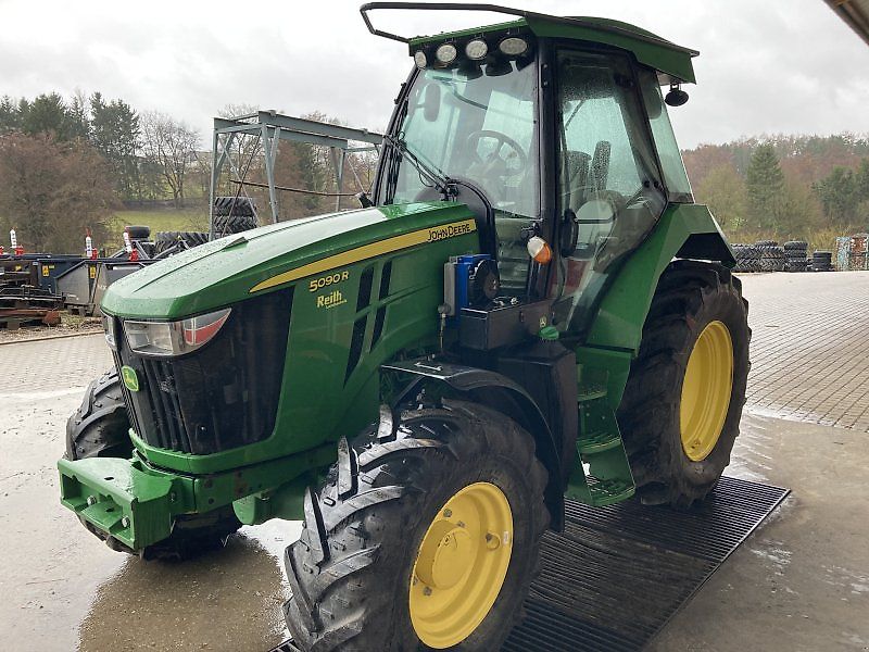 John Deere 5090 R Hopfen
