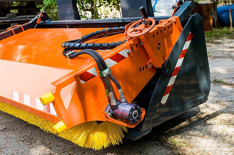 Moderntech TOP-AGRO Kehrmaschine mit Schaufel 2m KMS20