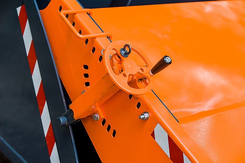 Moderntech TOP-AGRO Kehrmaschine mit Schaufel 2m KMS20