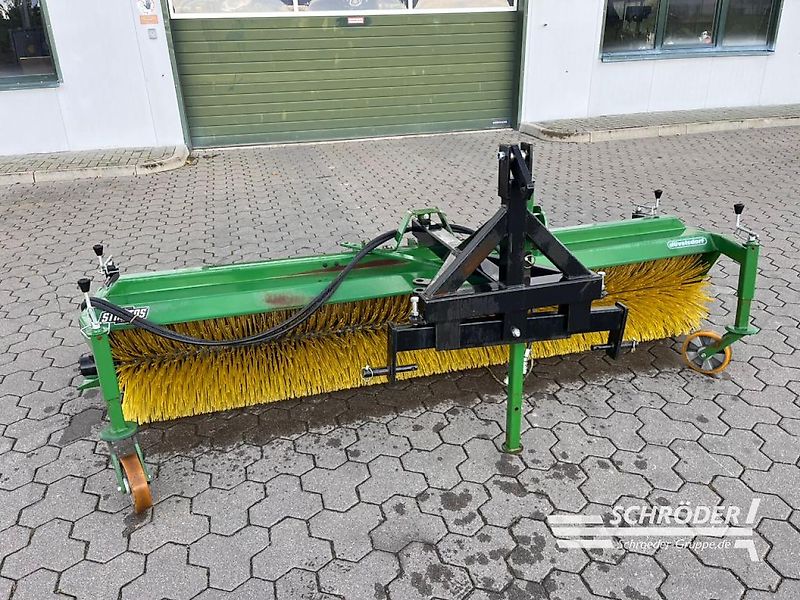 Düvelsdorf DKW 2,70 M 3-PUNKT KEHRMASCHINE