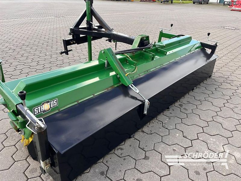 Düvelsdorf DKW 2,70 M 3-PUNKT KEHRMASCHINE