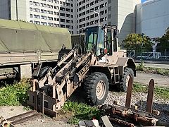 Hitachi FR 70PL Radlader mit Zubehör