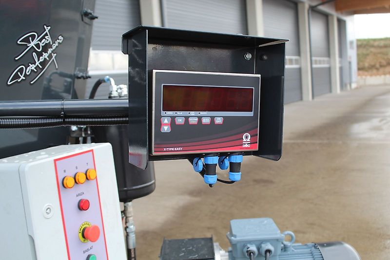 Burkon Futtermischer-4,0m³-Elektromotor-Neumaschine