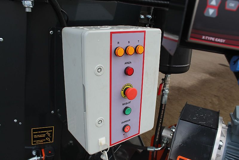 Burkon Futtermischer-4,0m³-Elektromotor-Neumaschine