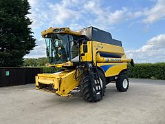 New Holland CSX7060