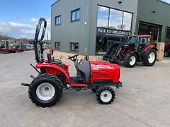 Massey Ferguson 1532 Compact Tractor (ST22752)