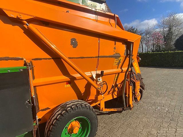 Unifeed TF5.12D
