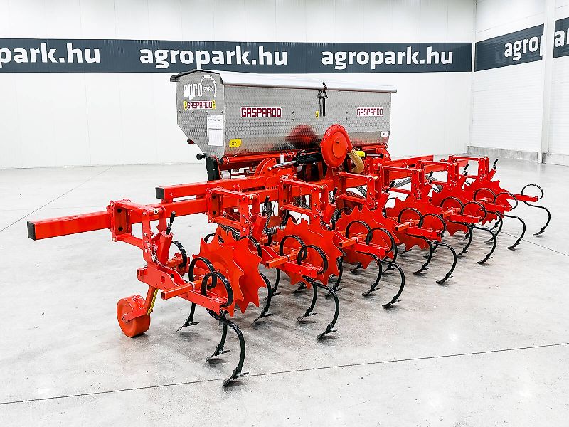 Gaspardo HS6 folding frame, 8-row inter-row cultivator