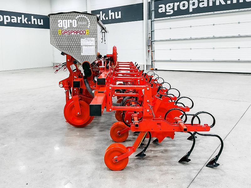 Gaspardo HS6 folding frame, 8-row inter-row cultivator