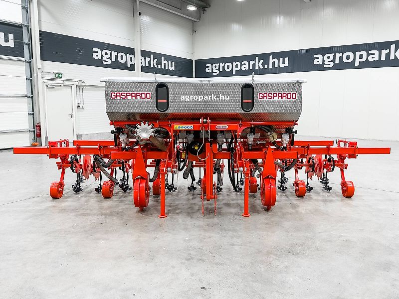 Gaspardo HS6 folding frame, 8-row inter-row cultivator