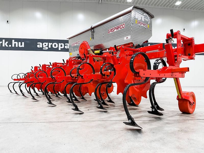 Gaspardo HS6 folding frame, 8-row inter-row cultivator