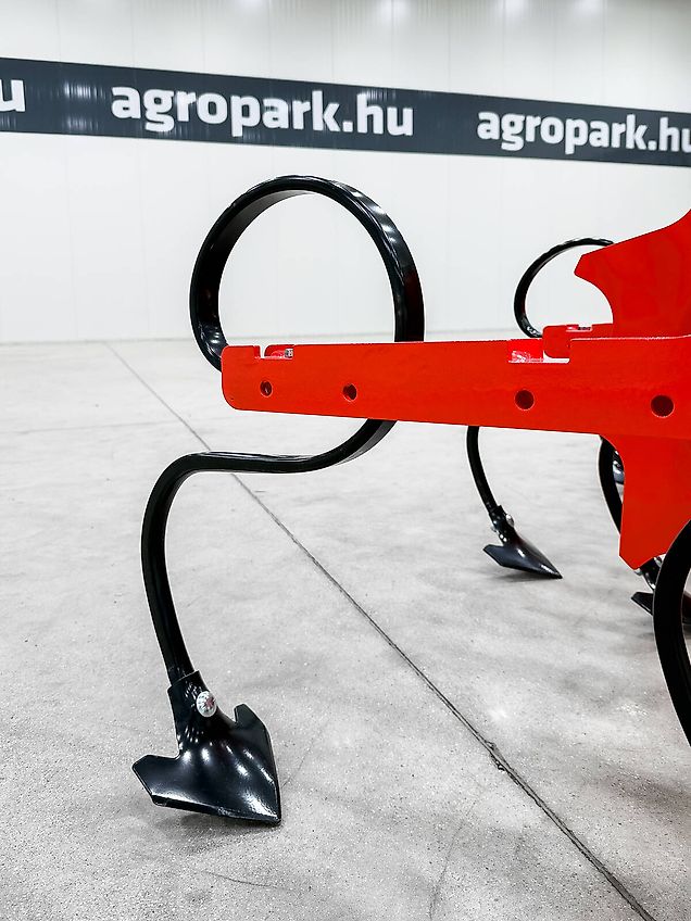 Gaspardo HS6 folding frame, 8-row inter-row cultivator