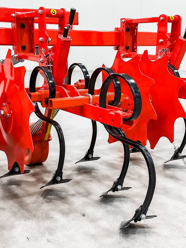 Gaspardo HS6 folding frame, 8-row inter-row cultivator