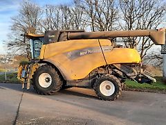 New Holland CR 9070 Elevation